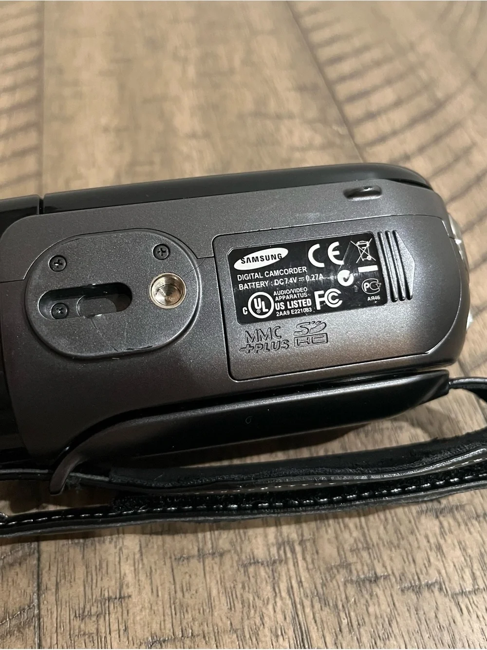 Samsung Camcorder 42x Optical Zoom LCD SMX-F34BN/XAA Charger & New Battery WORKS